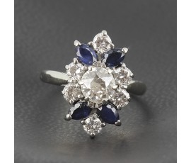 Bague en or blanc 750 ‰ saphirs et diamants