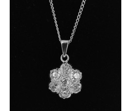Chaine maille plate en or blanc 750/ème et pendentif orné de diamants-B10198
