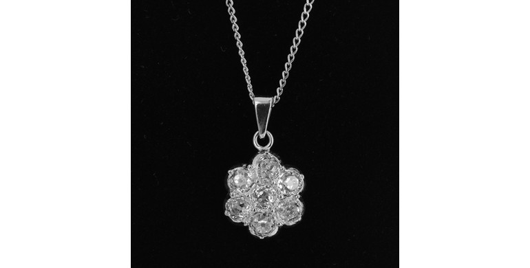 Chaine maille plate en or blanc 750/ème et pendentif orné de diamants-B10198