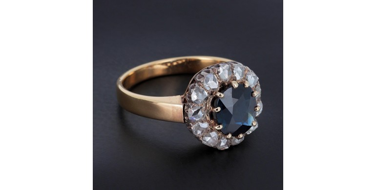 Bague marguerite en or jaune 750 ‰ saphir et diamants - B10203