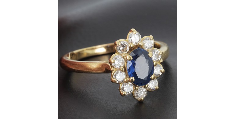Marguerite en or jaune 750 ‰ saphir et diamants -B10271