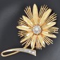 Elégante broche fleur en or jaune 750 ‰ et diamants -B10278