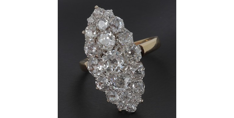 Ancienne bague marquise en or jaune 750 ‰ et diamants - B10284