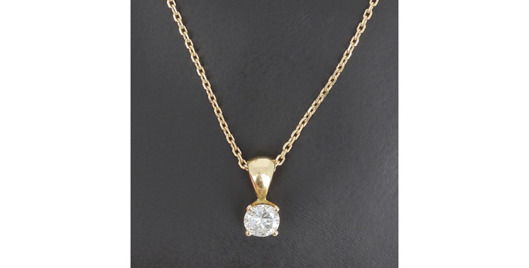 Collier solitaire en or jaune 750 ‰ maille forçat et diamant - B10263