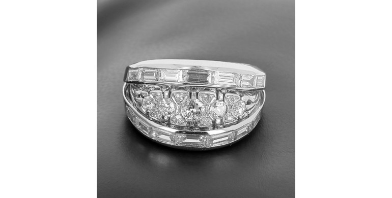 Bague bandeau en or blanc 750 ‰ et diamants - B10296