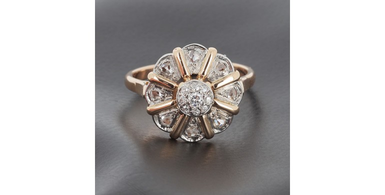 Bague vintage en or jaune 750‰ et diamants - B10258