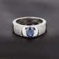 Bague en or 750 ‰ rhodiée , saphir et diamants- B10352