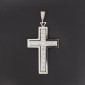 Pendentif croix en or blanc 750 ‰ présentant un ensemble de 18 diamants pour 0,70 ct - B10409