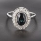 Bague en or blanc 750‰ présentant un saphir non traité de 2.20ct certifié LFG entourée de diamants taille rose B10416