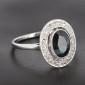 Bague en or blanc 750‰ présentant un saphir non traité de 2.20ct certifié LFG entourée de diamants taille rose B10416