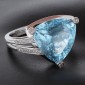 Mauboussin "Mes couleurs à toi" en or blanc 750 ‰, ornée d’une topaze bleue facettée épaulée de diamants- B10506