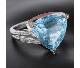 Mauboussin "Mes couleurs à toi" en or blanc 750 ‰, ornée d’une topaze bleue facettée épaulée de diamants- B10506