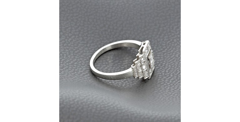 Bague art déco en or blanc 750 ‰ et platine