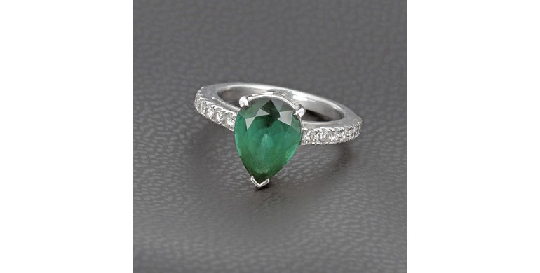 Bague or blanc 750‰ tourmaline et diamants