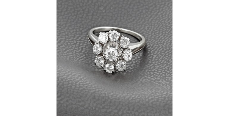 Bague marguerite or blanc 750 ‰ et diamants